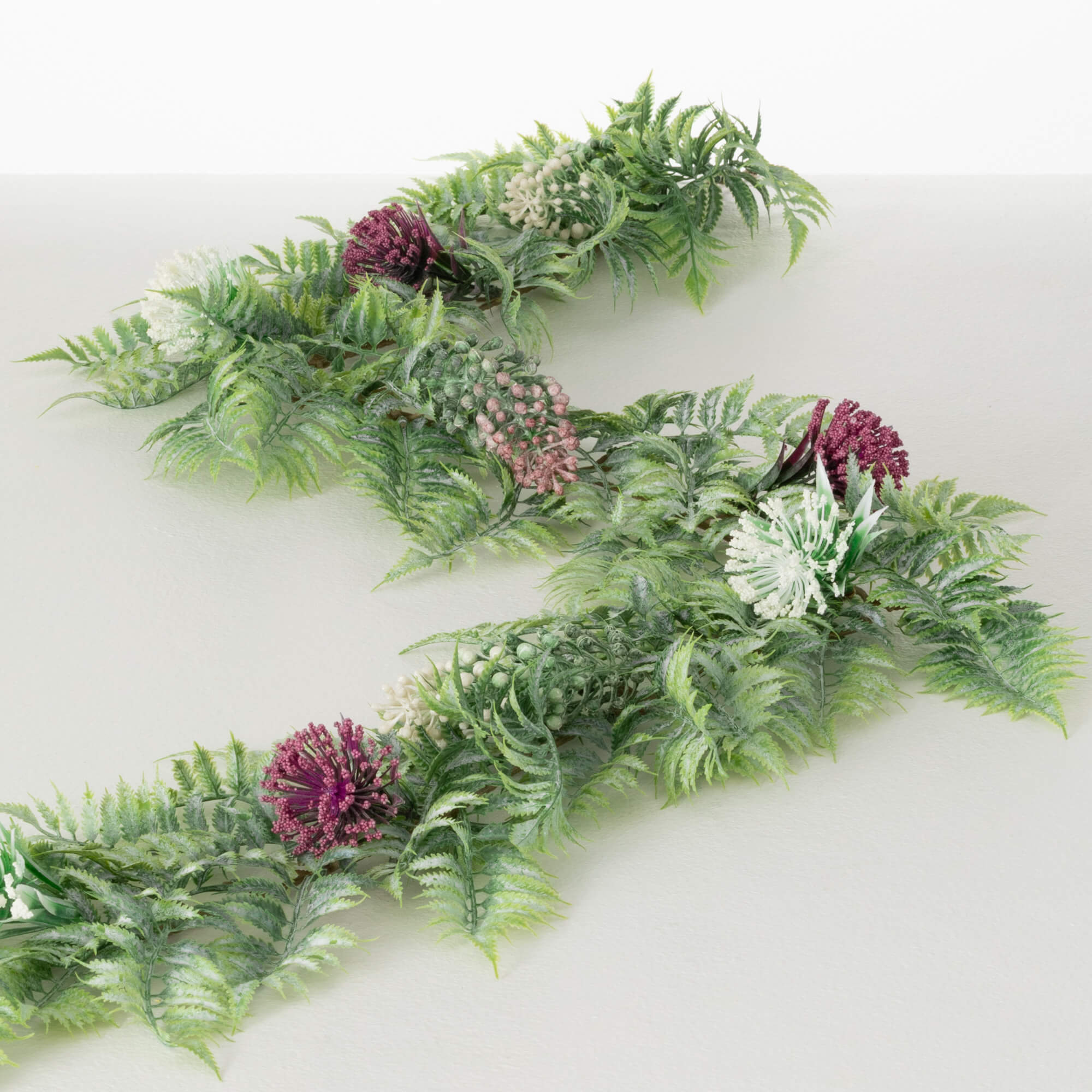 MIXED GREENERY GARLAND