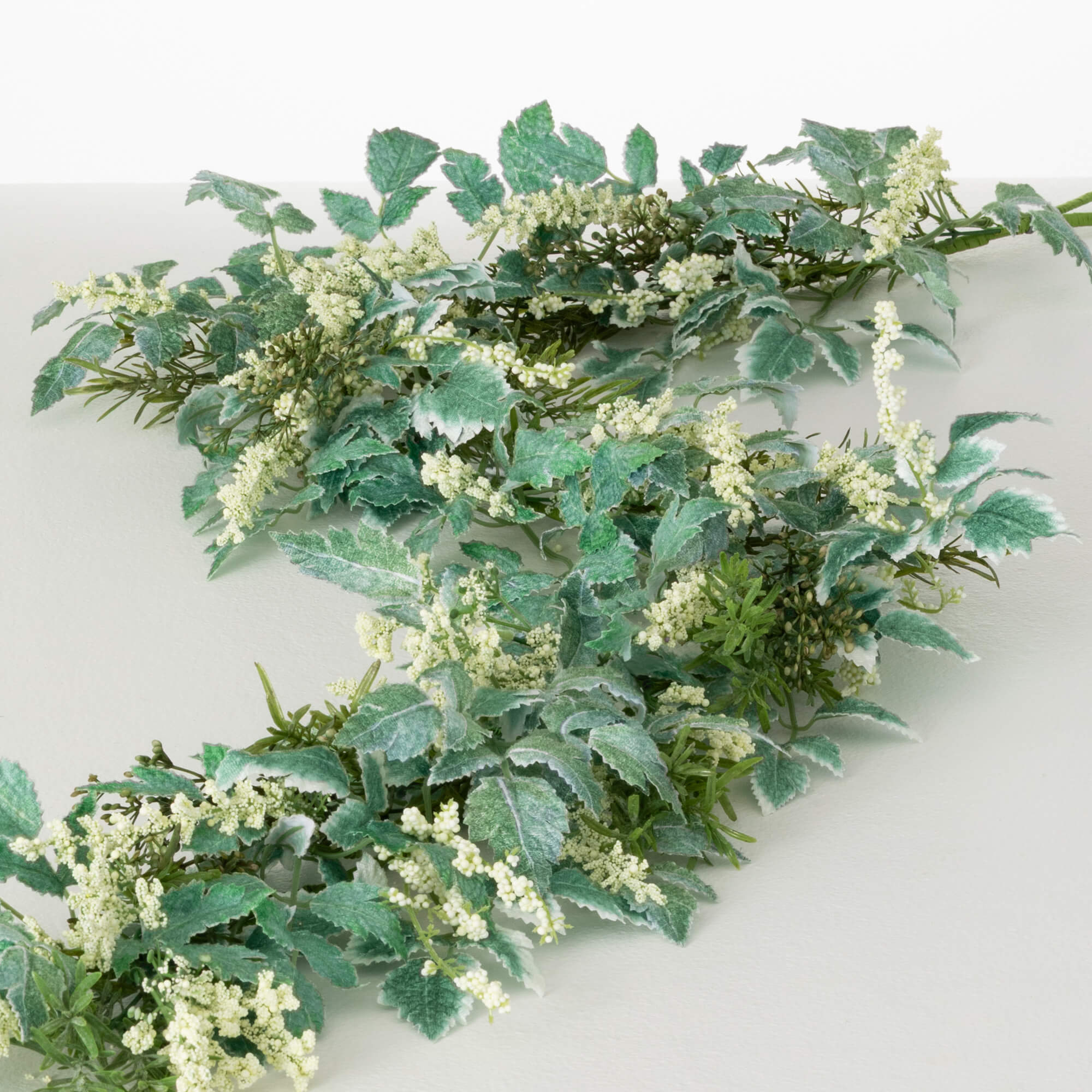 MIXED LEAF BUD GARLAND