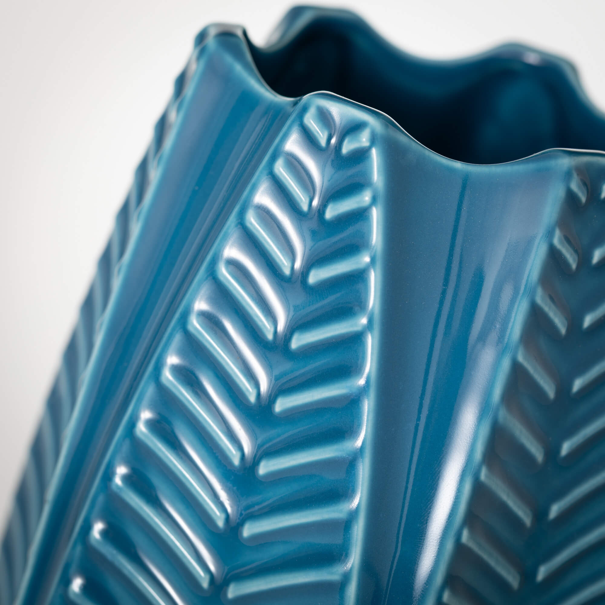 LEAF VASE