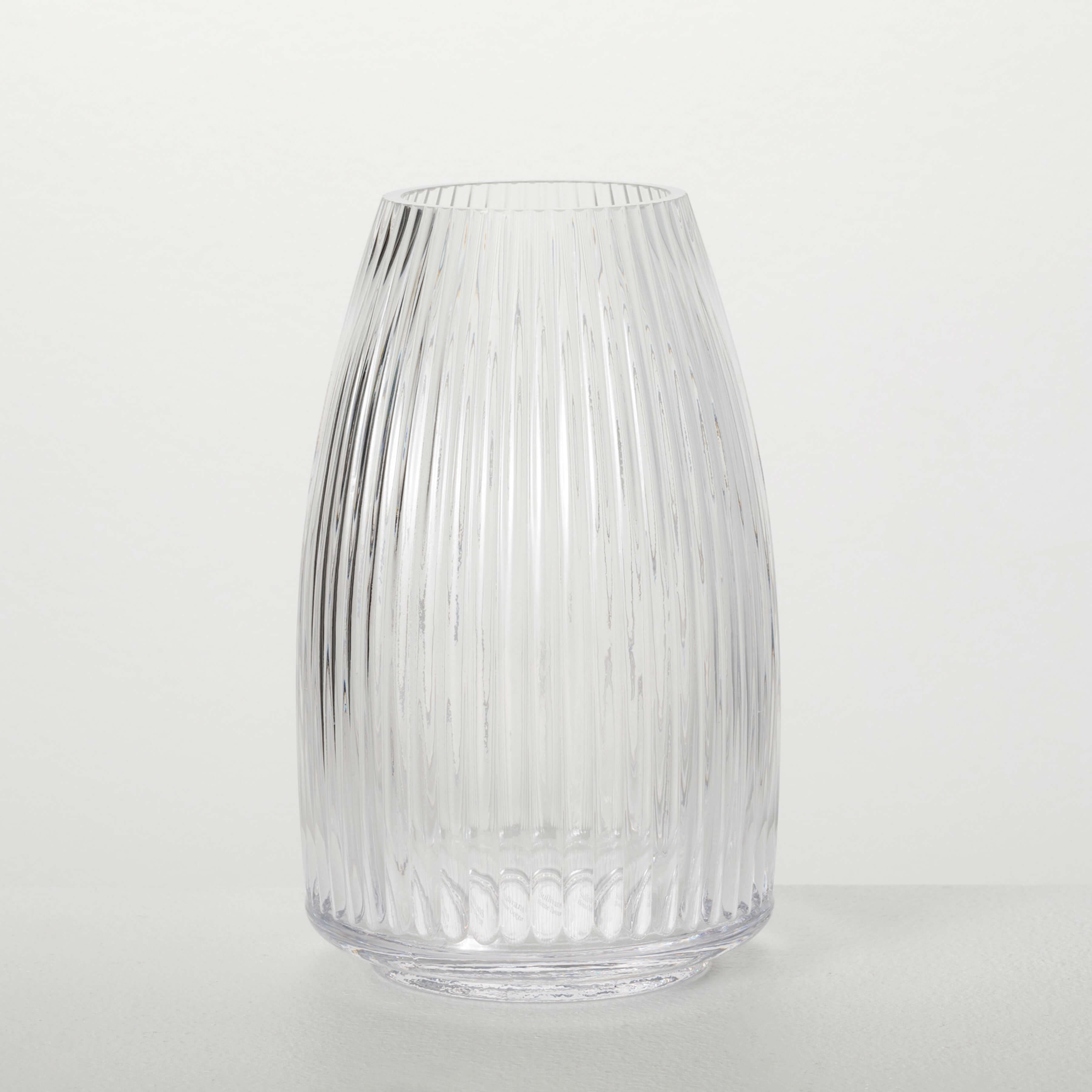 RIBBED CLEAR VASE