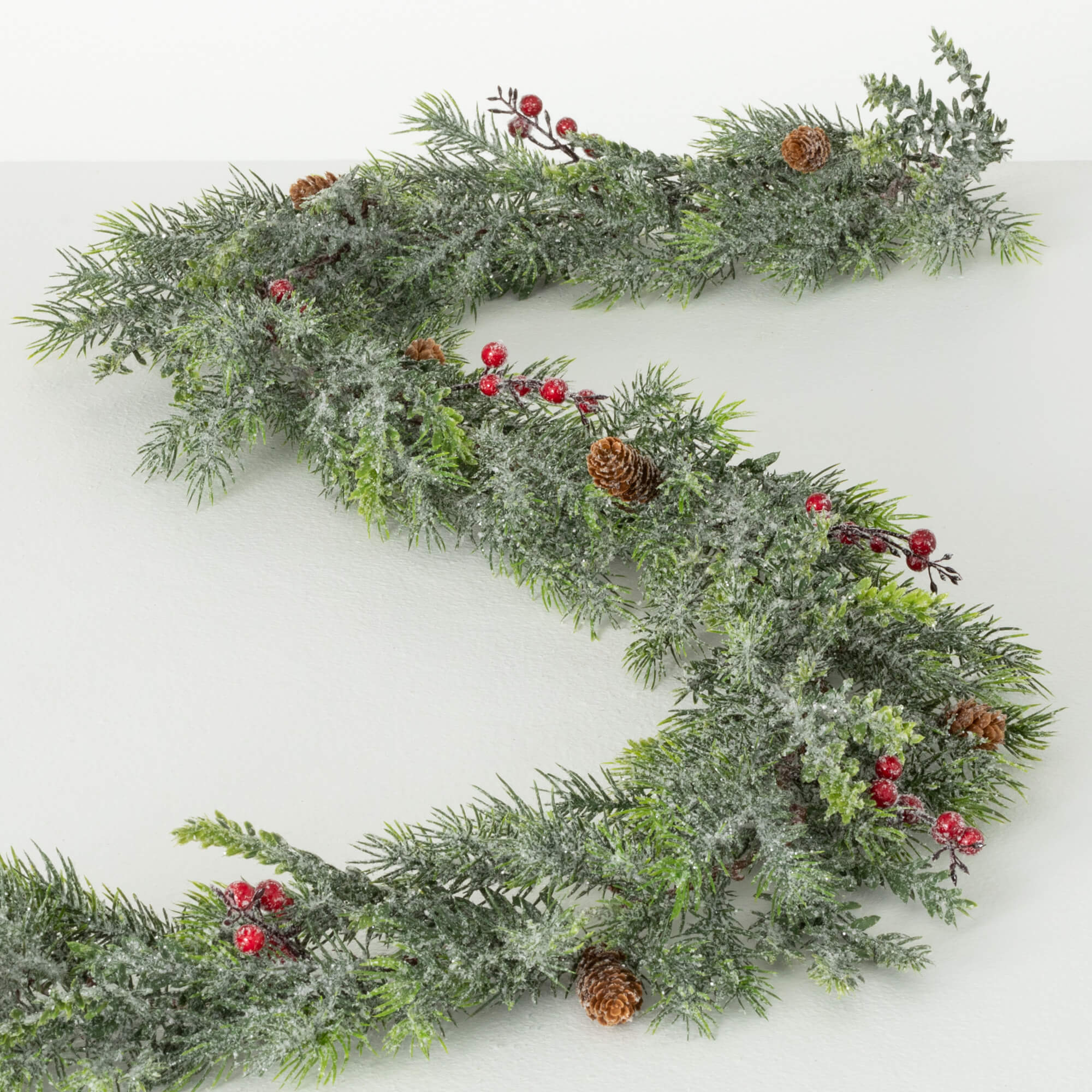 PINE BERRY GARLAND