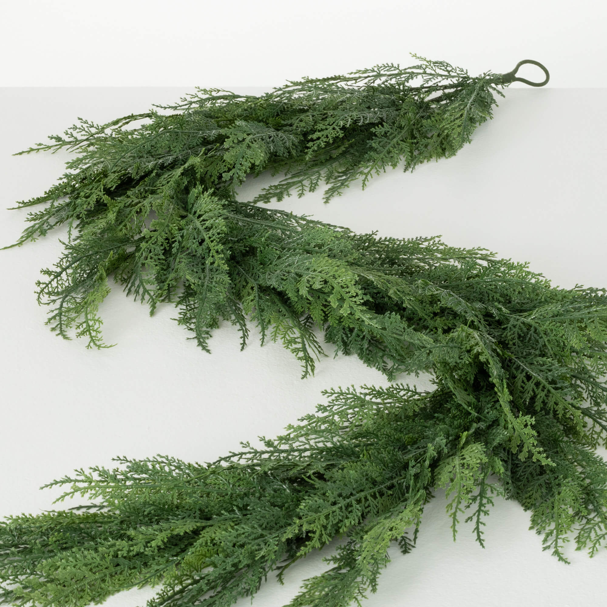 CEDAR GARLAND