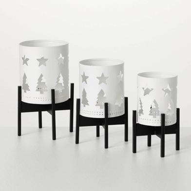 WHITE CUTOUT CANDLEHOLDER SET