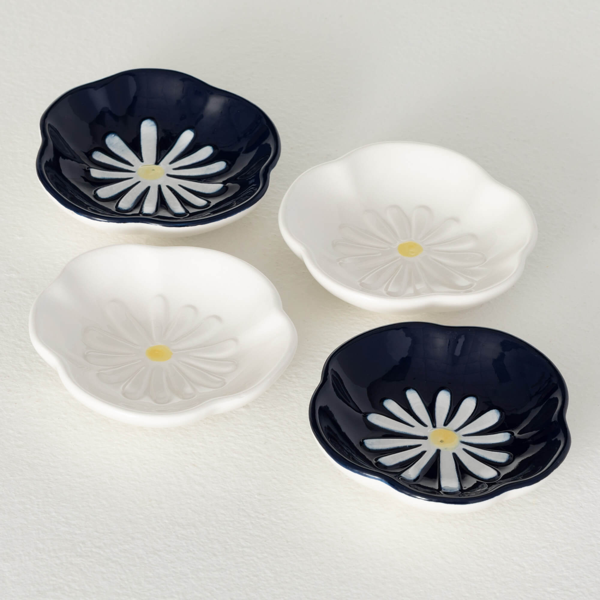 DAISY TIDBIT DISH Set 4