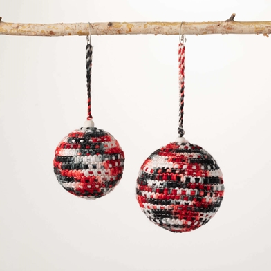 RED-BLACK KNIT BALL ORNAMENTS