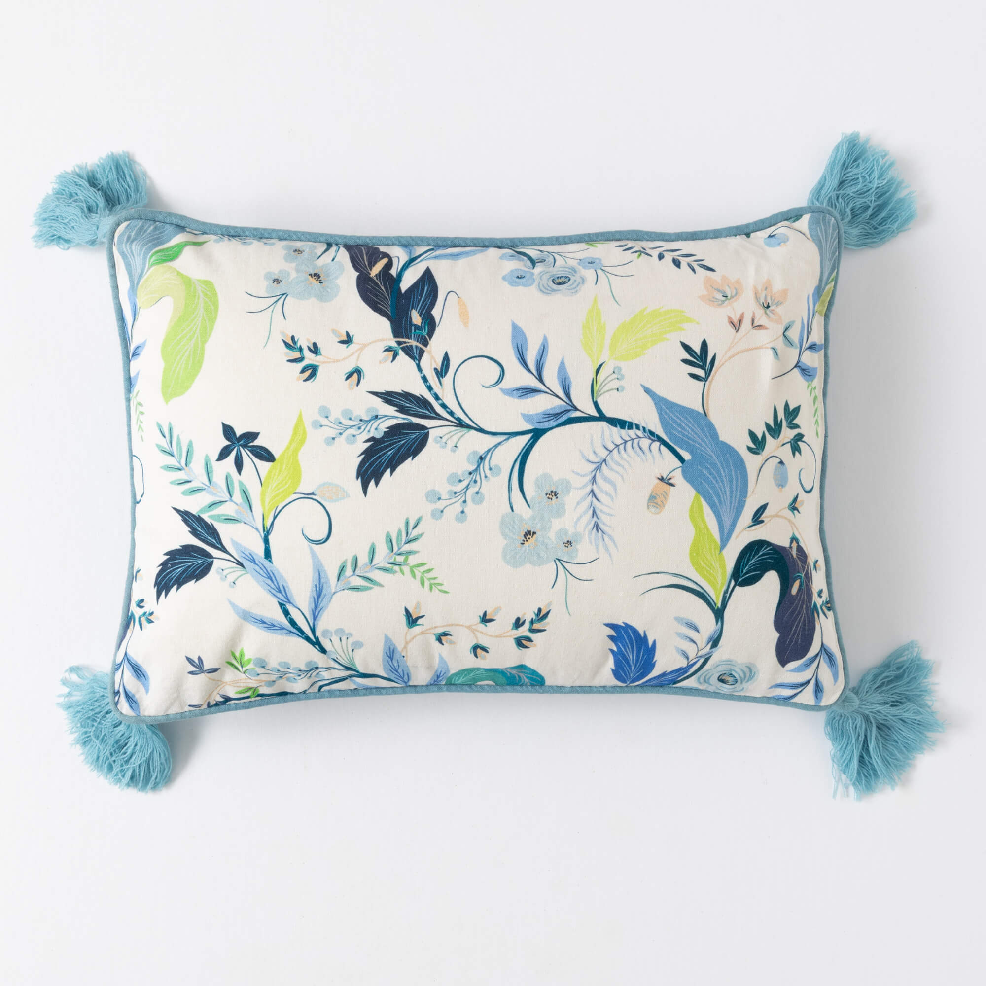 PILLOW W  TASSELS