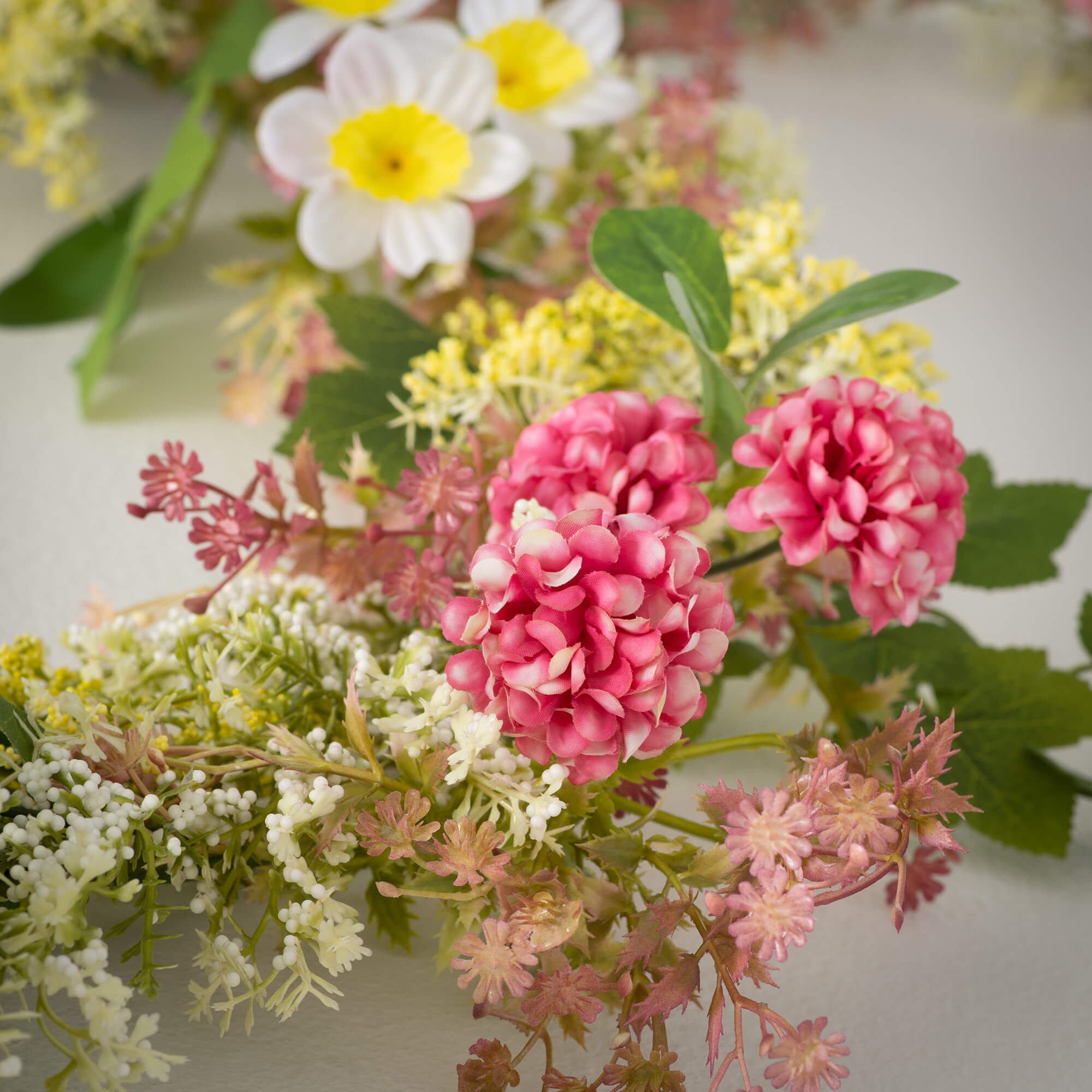 MIXED FLORAL GARLAND